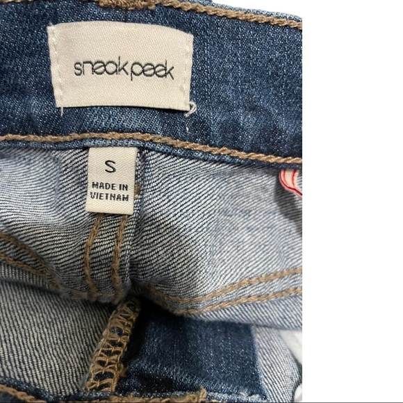 Sneak peek midrise wide leg fray jeans. Size Small. Style#SP-P9332M. Pat… - Picture 6 of 9